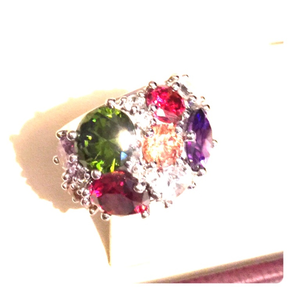 Silver ring in size 6